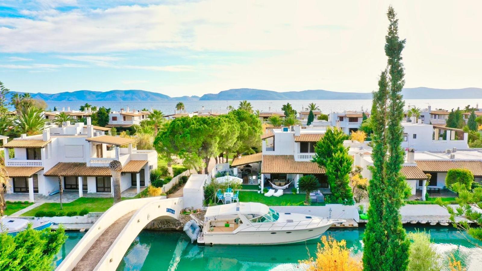 Villasonboard Dock Villa 3 Bed, 3 Bath, Canal, Greek Venice Porto Hydra Plépi Exterior foto